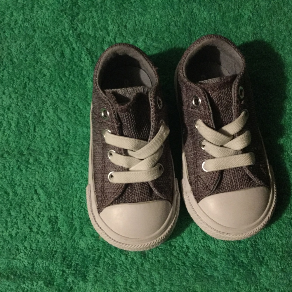 Chuck Taylor Converse low top sneakers